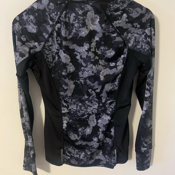 Athleta Runaway Wicking Run Swim Top Gray Black XS - Picture 5 of 6